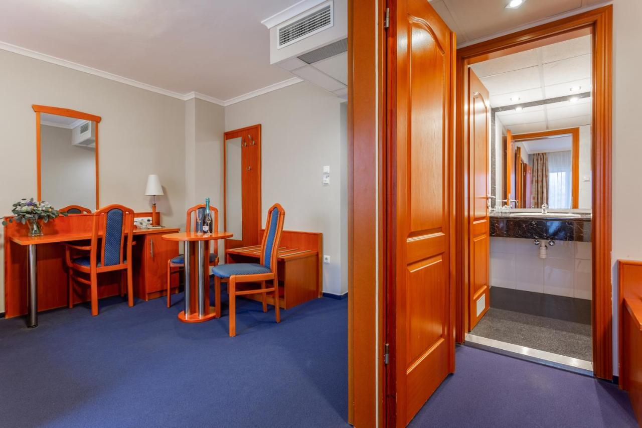Szőnyi Garden Hotel Pest Budapest Exterior foto
